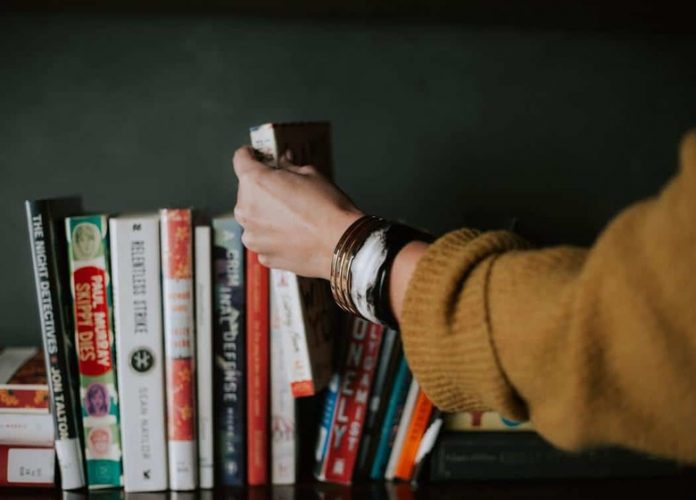Reading books for a better mental health