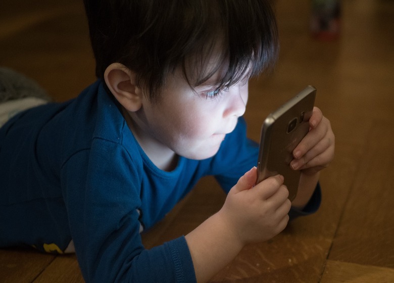 What Is The Right Age Your Child Get A Cell Phone?