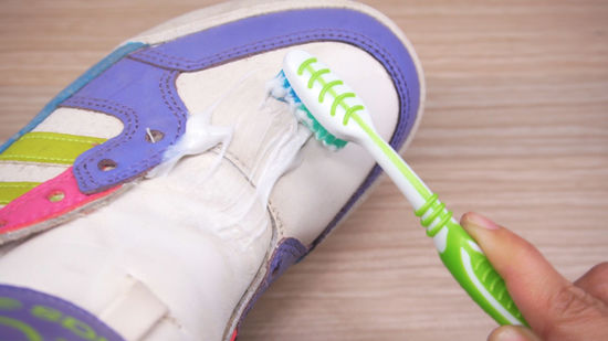 13 Surprising And Useful Toothpaste Hacks