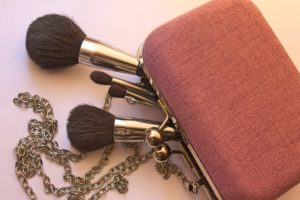 Must-Have Items In Your Makeup Bag For Beginners