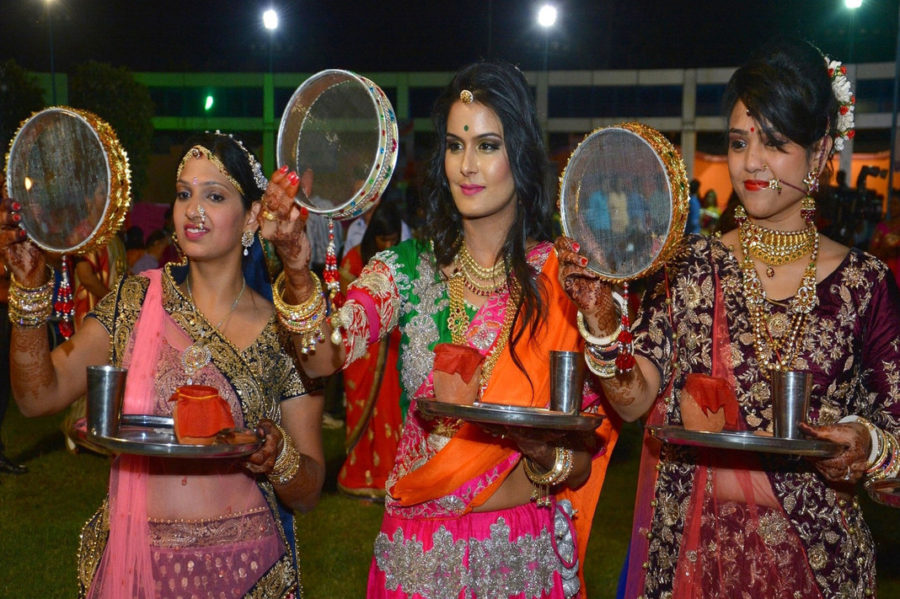 Know How To Look Stunning This Karwa Chauth 2020