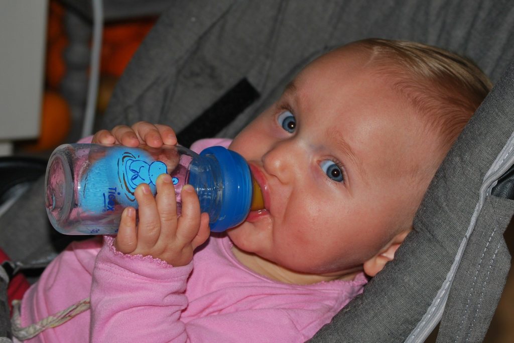 Apple Juice For Babies: Is It Safe?