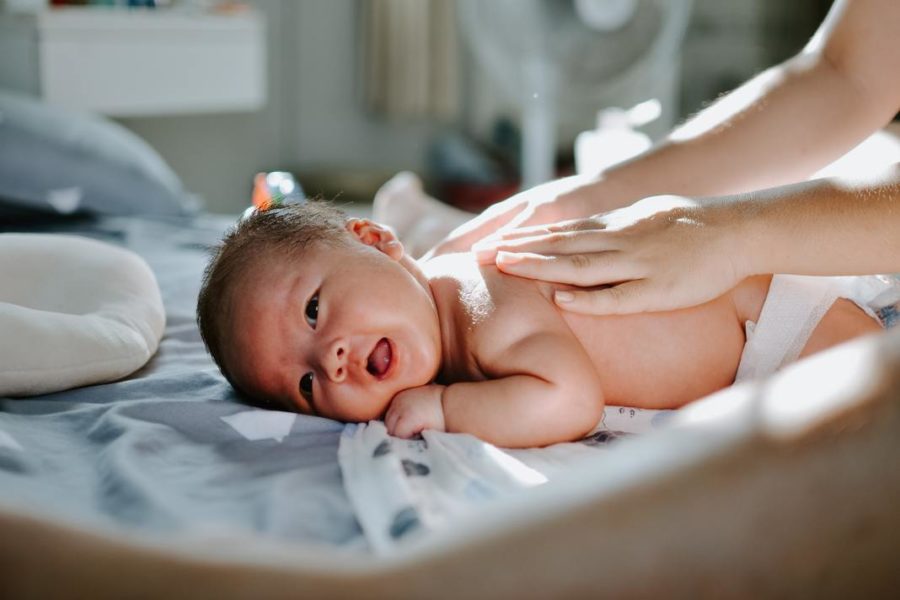 How To Choose The Right Massage Oil For Newborns