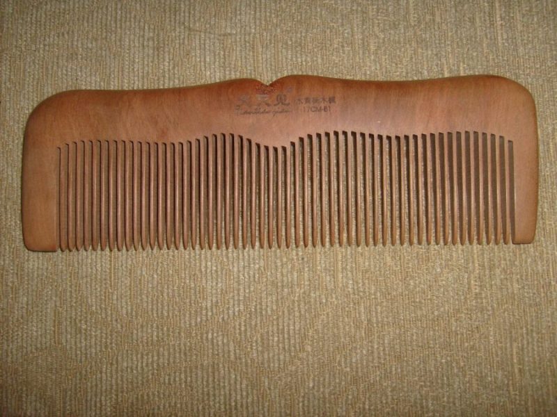 Benefits Of Using A Wooden Comb For Hair